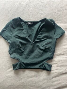 bebe Forest Green V-Neck Cutout Crop Top